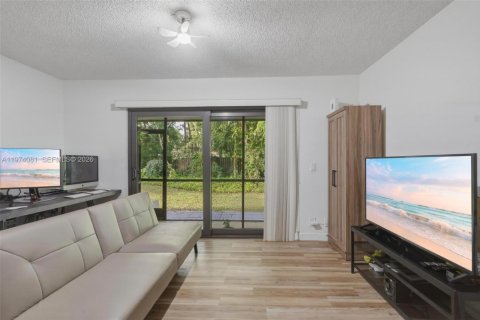 Touwnhouse à vendre à Coral Springs, Floride: 3 chambres, 118.91 m2 № 2041941 - photo 13
