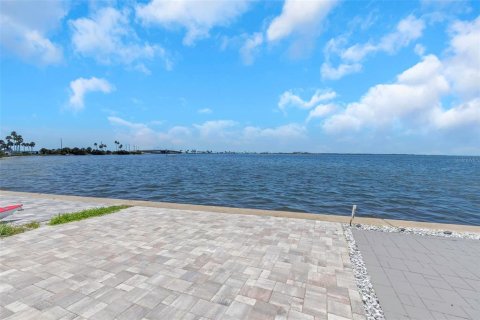 Townhouse in Dunedin, Florida 2 bedrooms, 107.02 sq.m. № 1821392 - photo 29