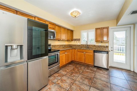 Townhouse in Treasure Island, Florida 2 bedrooms, 134.71 sq.m. № 2143508 - photo 23