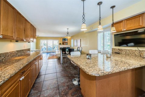 Townhouse in Treasure Island, Florida 2 bedrooms, 134.71 sq.m. № 2143508 - photo 27