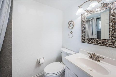 Townhouse in Treasure Island, Florida 2 bedrooms, 134.71 sq.m. № 2143508 - photo 29