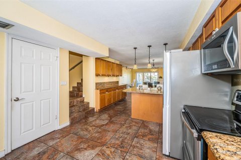 Townhouse in Treasure Island, Florida 2 bedrooms, 134.71 sq.m. № 2143508 - photo 28