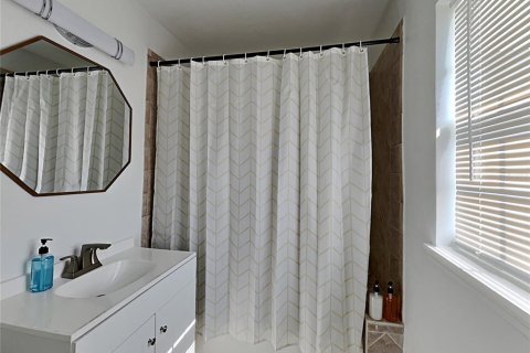 Casa en alquiler en Orlando, Florida, 4 dormitorios, 129.04 m2 № 1904524 - foto 6