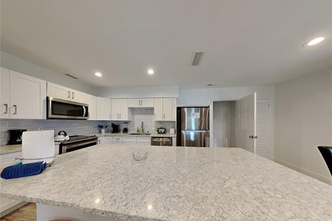 Casa en alquiler en Orlando, Florida, 4 dormitorios, 129.04 m2 № 1904524 - foto 5