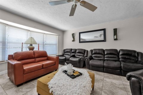 Casa en venta en Margate, Florida, 3 dormitorios, 138.05 m2 № 1934189 - foto 6