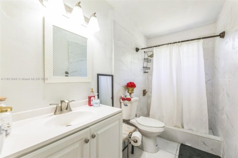 Casa en venta en Margate, Florida, 3 dormitorios, 138.05 m2 № 1934189 - foto 15