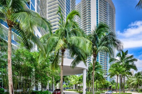 Condominio en alquiler en Hallandale Beach, Florida, 1 dormitorio, 78.41 m2 № 2085037 - foto 25