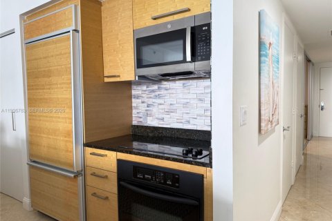 Condominio en alquiler en Hallandale Beach, Florida, 1 dormitorio, 78.41 m2 № 2085037 - foto 9