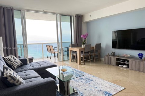 Condominio en alquiler en Hallandale Beach, Florida, 1 dormitorio, 78.41 m2 № 2085037 - foto 4