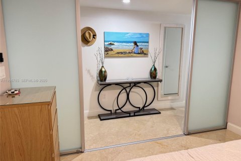 Condominio en alquiler en Hallandale Beach, Florida, 1 dormitorio, 78.41 m2 № 2085037 - foto 14