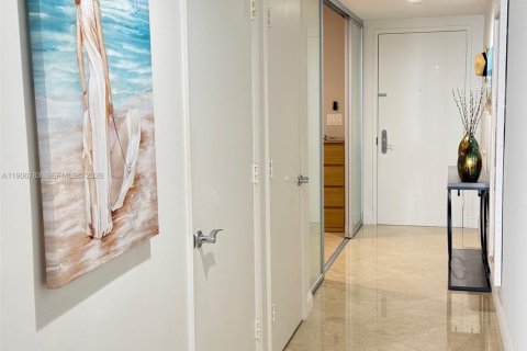 Condominio en alquiler en Hallandale Beach, Florida, 1 dormitorio, 78.41 m2 № 2085037 - foto 11