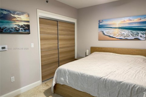 Condominio en alquiler en Hallandale Beach, Florida, 1 dormitorio, 78.41 m2 № 2085037 - foto 13