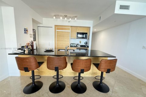 Condominio en alquiler en Hallandale Beach, Florida, 1 dormitorio, 78.41 m2 № 2085037 - foto 7