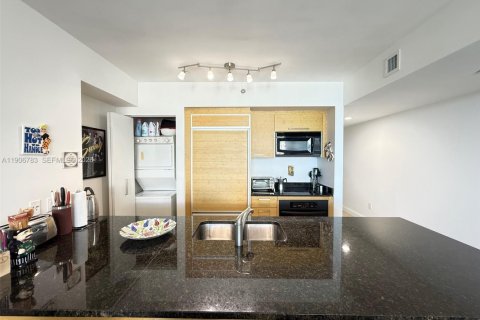 Condominio en alquiler en Hallandale Beach, Florida, 1 dormitorio, 78.41 m2 № 2085037 - foto 15