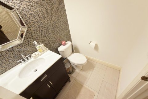 Adosado en alquiler en Pembroke Pines, Florida, 3 dormitorios, 157.47 m2 № 2010688 - foto 14