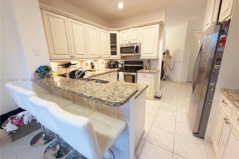 Adosado en alquiler en Pembroke Pines, Florida, 3 dormitorios, 157.47 m2 № 2010688 - foto 6