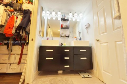 Adosado en alquiler en Pembroke Pines, Florida, 3 dormitorios, 157.47 m2 № 2010688 - foto 9