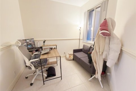 Adosado en alquiler en Pembroke Pines, Florida, 3 dormitorios, 157.47 m2 № 2010688 - foto 4