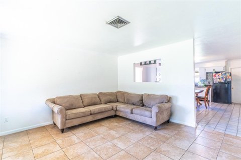 Casa en venta en Winter Haven, Florida, 4 dormitorios, 165.74 m2 № 2225827 - foto 3