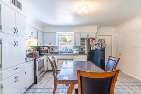 Casa en venta en Winter Haven, Florida, 4 dormitorios, 165.74 m2 № 2225827 - foto 5