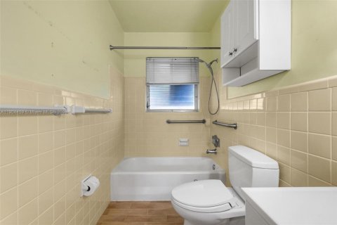 Купить виллу или дом в Помпано-Бич, Флорида 2 спальни, 110.74м2, № 1955386 - фото 22