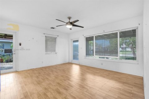 Купить виллу или дом в Помпано-Бич, Флорида 2 спальни, 110.74м2, № 1955386 - фото 4