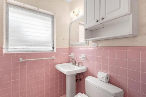 Купить виллу или дом в Помпано-Бич, Флорида 2 спальни, 110.74м2, № 1955386 - фото 19