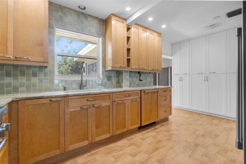 Купить виллу или дом в Помпано-Бич, Флорида 2 спальни, 110.74м2, № 1955386 - фото 12