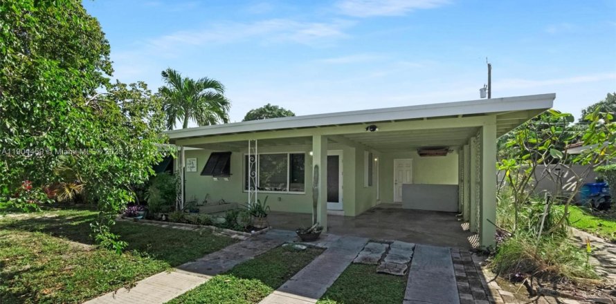 Дом в Помпано-Бич, Флорида 2 спальни, 110.74м2 № 1955386