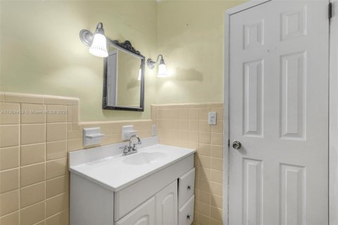 Купить виллу или дом в Помпано-Бич, Флорида 2 спальни, 110.74м2, № 1955386 - фото 23