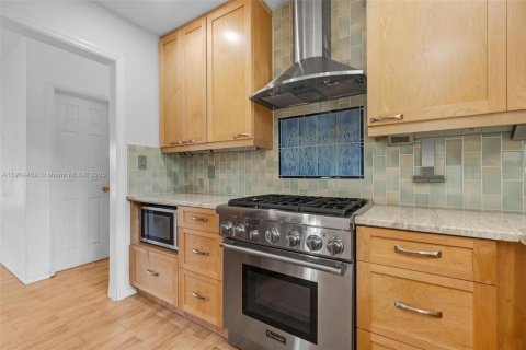 Купить виллу или дом в Помпано-Бич, Флорида 2 спальни, 110.74м2, № 1955386 - фото 10