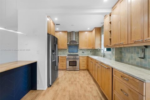 Купить виллу или дом в Помпано-Бич, Флорида 2 спальни, 110.74м2, № 1955386 - фото 9