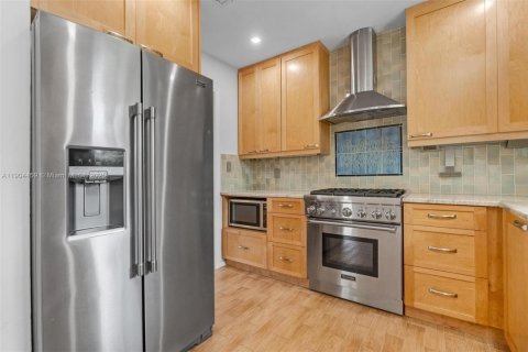 Купить виллу или дом в Помпано-Бич, Флорида 2 спальни, 110.74м2, № 1955386 - фото 7