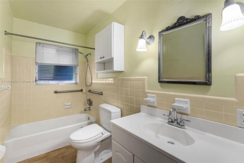 Купить виллу или дом в Помпано-Бич, Флорида 2 спальни, 110.74м2, № 1955386 - фото 24