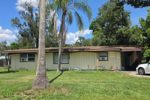 House in Sarasota, Florida 2 bedrooms, 98.94 sq.m. № 2222709