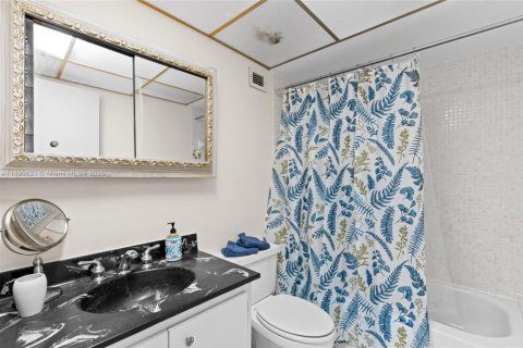 Copropriété à vendre à Hollywood, Floride: 2 chambres, 113.34 m2 № 1943850 - photo 7