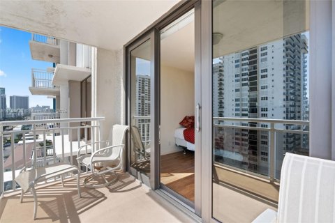 Copropriété à vendre à Hollywood, Floride: 2 chambres, 113.34 m2 № 1943850 - photo 29