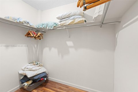 Copropriété à vendre à Hollywood, Floride: 2 chambres, 113.34 m2 № 1943850 - photo 22