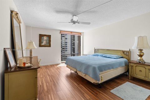 Copropriété à vendre à Hollywood, Floride: 2 chambres, 113.34 m2 № 1943850 - photo 18