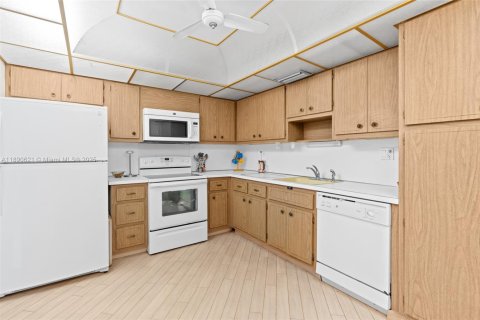 Copropriété à vendre à Hollywood, Floride: 2 chambres, 113.34 m2 № 1943850 - photo 5