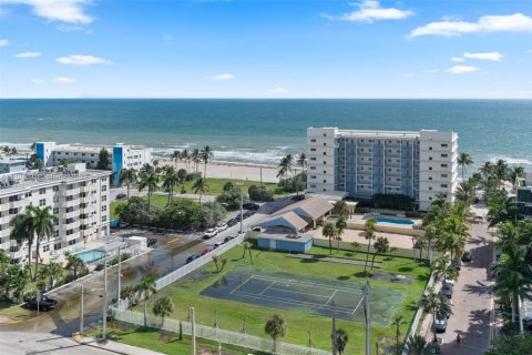 Copropriété à vendre à Hollywood, Floride: 2 chambres, 113.34 m2 № 1943850 - photo 27