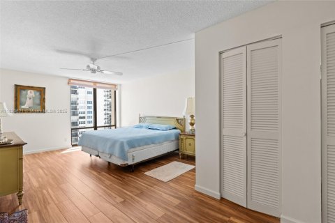 Copropriété à vendre à Hollywood, Floride: 2 chambres, 113.34 m2 № 1943850 - photo 20