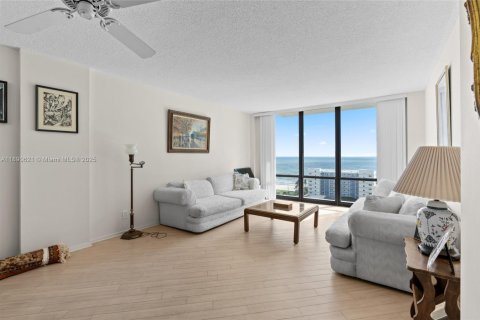 Copropriété à vendre à Hollywood, Floride: 2 chambres, 113.34 m2 № 1943850 - photo 4