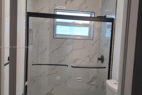 Снять в аренду виллу или дом в Холливуд, Флорида 2 спальни, 100.33м2, № 2018100 - фото 8