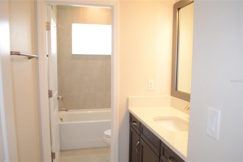 Casa en alquiler en Zephyrhills, Florida, 5 dormitorios, 391.86 m2 № 1792065 - foto 30