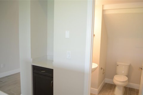 Casa en alquiler en Zephyrhills, Florida, 5 dormitorios, 391.86 m2 № 1792065 - foto 18