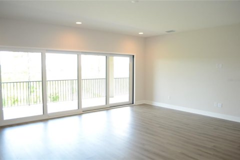 Casa en alquiler en Zephyrhills, Florida, 5 dormitorios, 391.86 m2 № 1792065 - foto 24