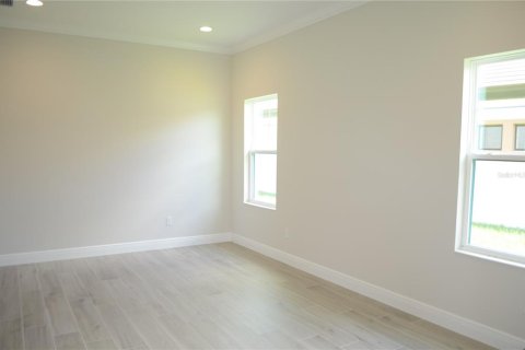 Casa en alquiler en Zephyrhills, Florida, 5 dormitorios, 391.86 m2 № 1792065 - foto 8