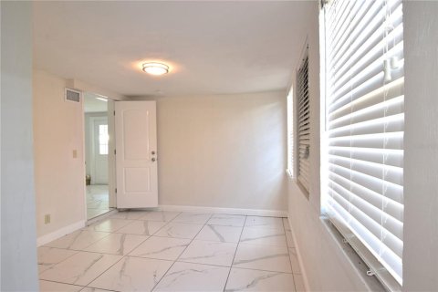 Casa en alquiler en Daytona Beach, Florida, 4 dormitorios, 146.97 m2 № 2204675 - foto 12