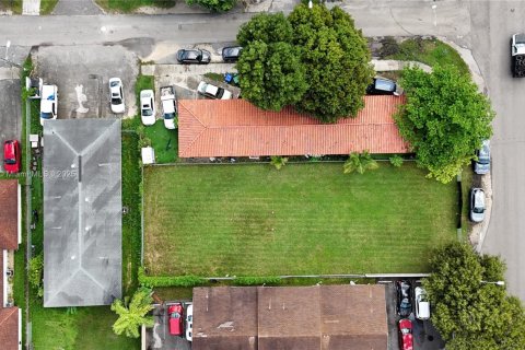 Terrain à vendre à Miami, Floride № 1920587 - photo 4